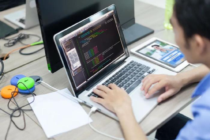 企業為何青睞軟件外包？揭秘其背后多重優勢